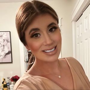 Meet your Posher, Carly